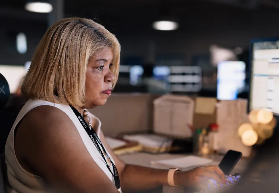 Crew Scheduler coordinating with pilots and flight attendants