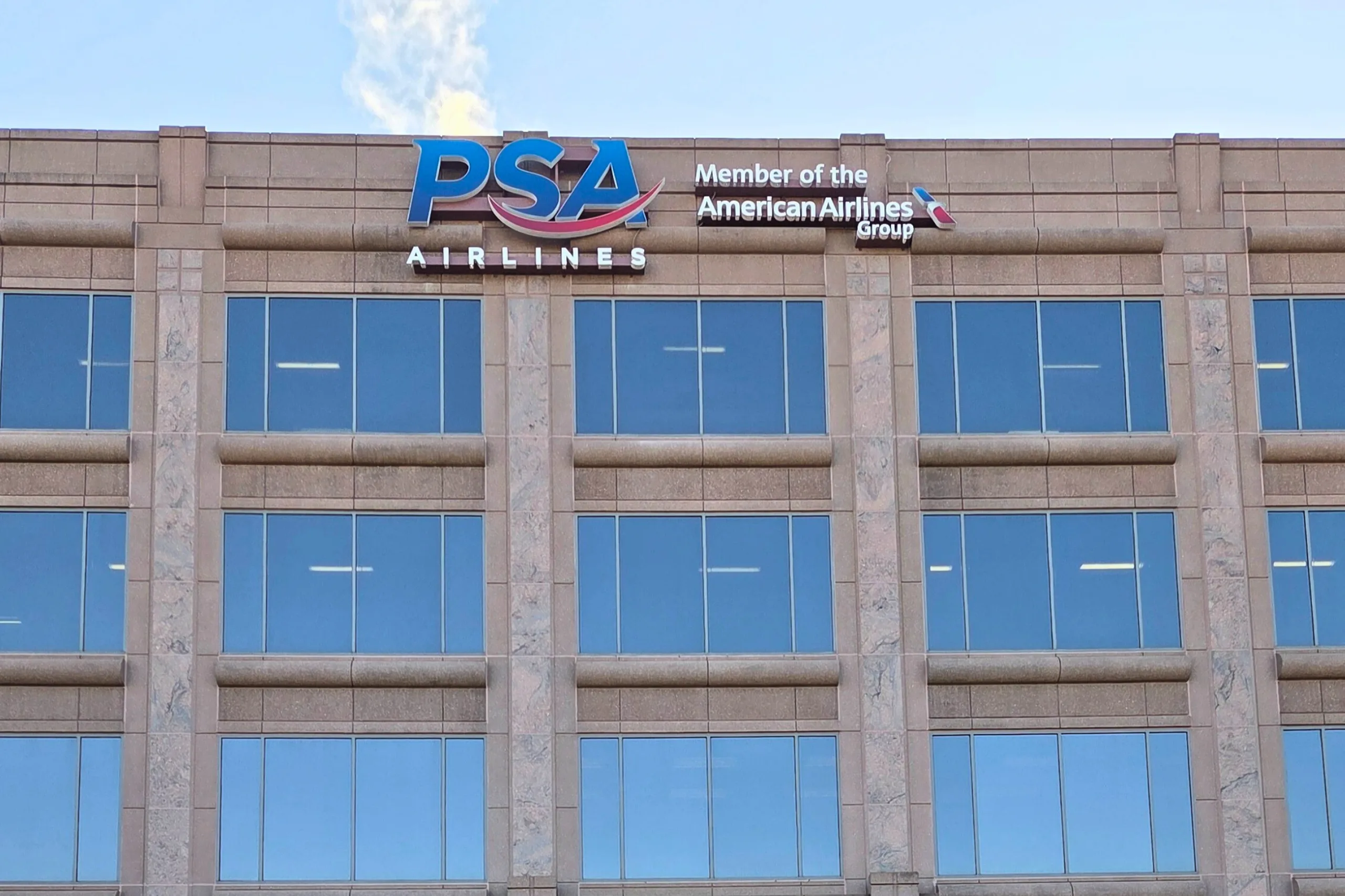 PSA Airlines officially opens headquarters in Charlotte to over 450 team members